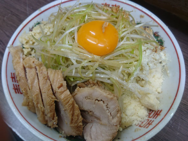 「小豚汁無し粉チーネギニンニクヤサイアブラ」@ラーメン二郎 横浜関内店の写真