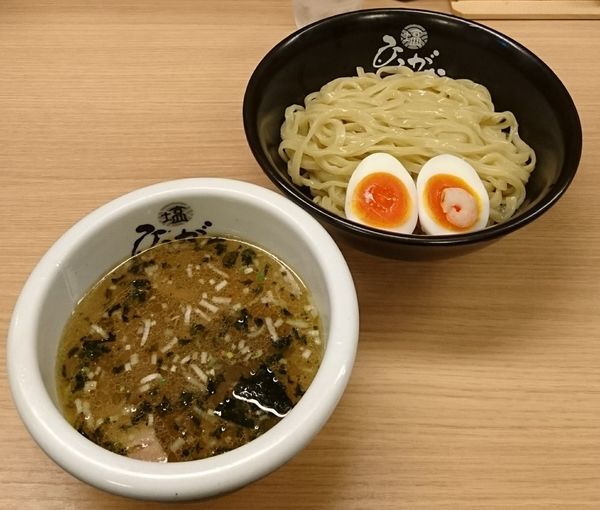 「塩玉つけ麺」@塩専門 ひるがお 東京駅店の写真