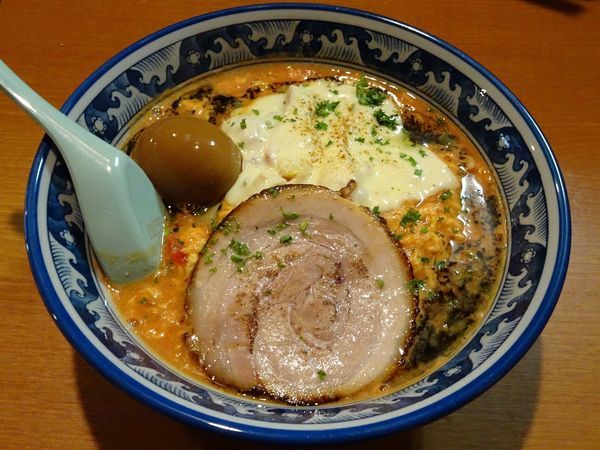 「トマ玉味噌ラーメン（800円）＋トロ～リ半熟味玉（100円）」@麺や 樽座 小宮店の写真