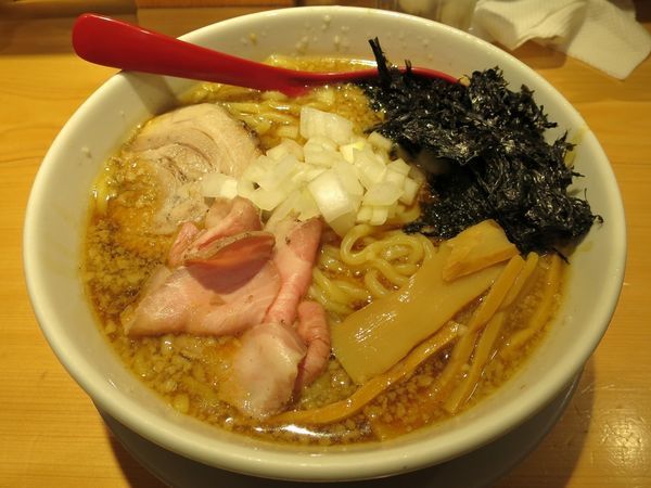 「背脂醤油らー麺 ８００円」@焼きあご塩らー麺 たかはし 上野店の写真