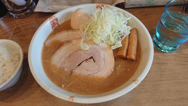 「特製みそらーめん 1000円 + ライス 50円」@麺処 慶の写真
