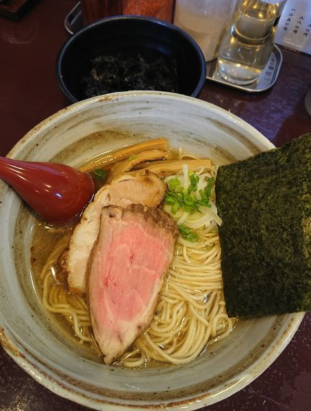 「塩煮干しそば＋岩のり」@麺屋 照の坊の写真