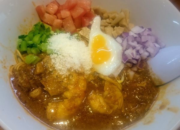 「海老カレーまぜそば（４月限定、昼夜各１０食、９８０円）」@神田らぁめん 悠 HARUKAの写真