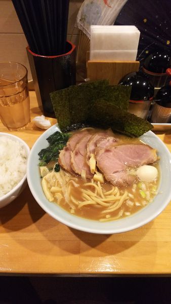 「豚骨醤油(並)+チャーシュー&ライス」@正栄家の写真