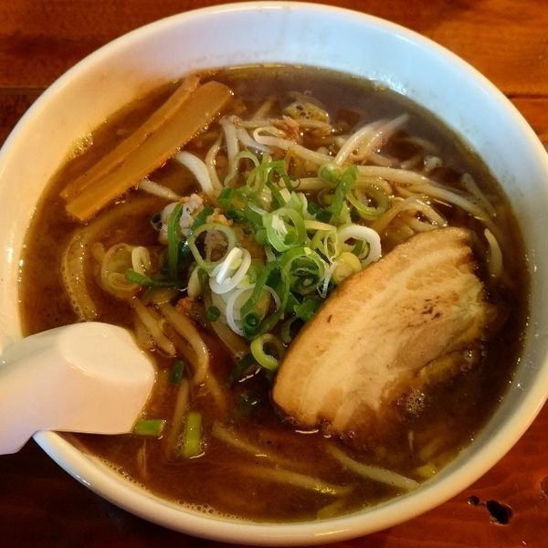 「魚介系醤油ラーメン」@名物焼鳥 男夜の写真