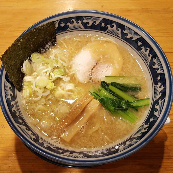 「豚骨醤油ラーメン ￥710」@龍神麺の写真