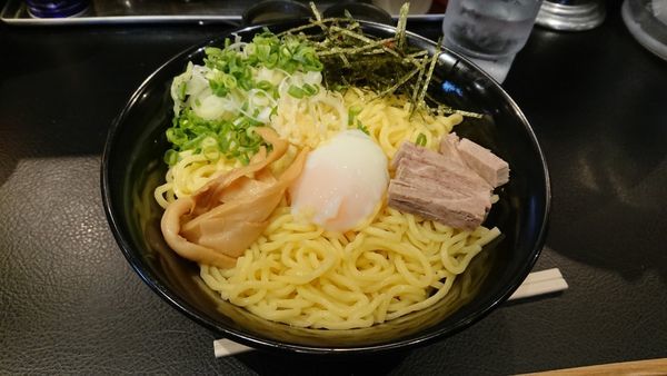 「W盛り　半熟卵」@東京油組総本店 人形町組の写真