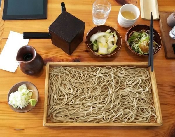 「十割板そば大盛750円早割650円」@愛庵の写真