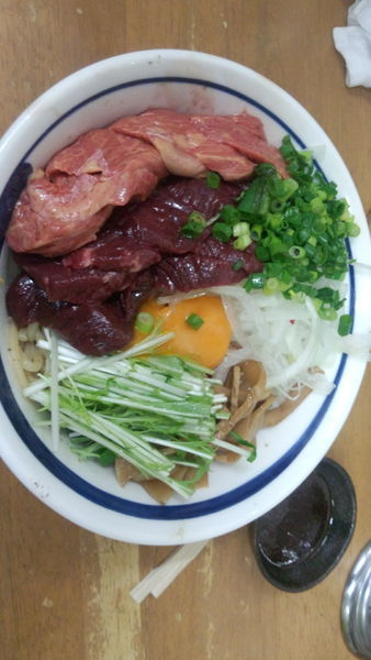 「馬刺し和え蕎麦Ｓ」@MENYA 食い味の道有楽の写真