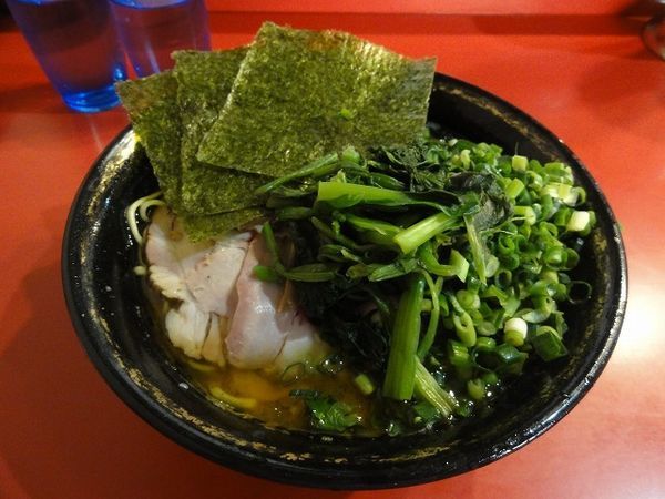 「中盛チャーシュー麺　970円　バリカタ　万能ねぎ50円」@家系総本山 ラーメン吉村家の写真