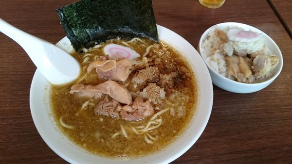 「煮干鶏白湯 醤油（680円）＋肉丼 小（150円）」@麺屋五十一の写真