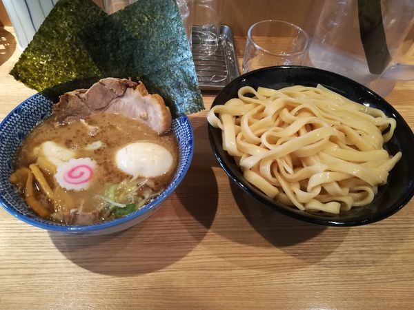 「3/30つけ麺(平打ち麺290グラム)+全部乗せ1,100円」@つけ麺 はま紅葉の写真