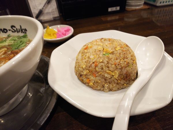 「半チャーハン」@とりの助 上里店の写真