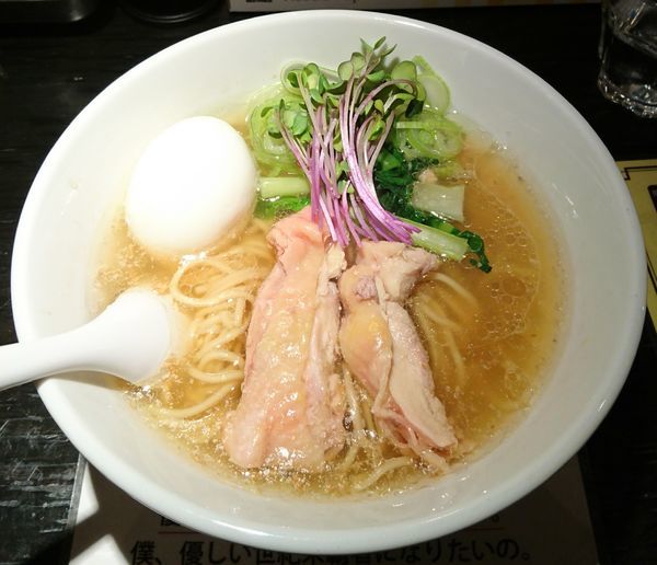 「塩生姜らー麺味玉入り」@塩生姜らー麺専門店 MANNISHの写真