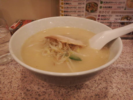 「白湯ラーメン」@中華料理 香来の写真