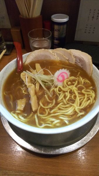「煮干ラーメン+大盛+ﾁｬｰｼｭｰ」@栄昇らーめんの写真