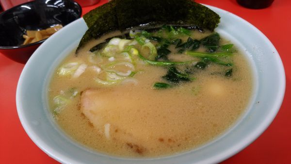 「味噌ラーメン700円全部普通半麺」@壱六家 上大岡店の写真