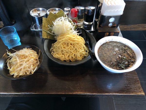 「一遊つけ麺（太麺）+ネギ+モヤシ」@ラーメン 一遊の写真