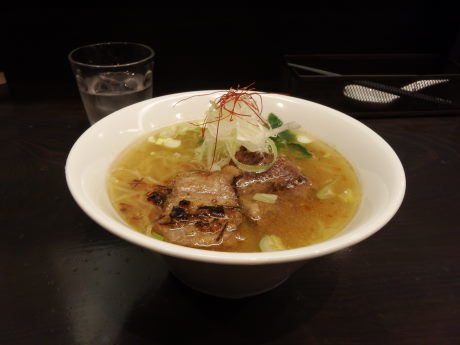 「ＸＯ醤薫イベリコ豚の玄瑛流ラーメン」@麺劇場 玄瑛 六本木店の写真