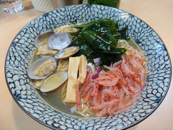 「春爛漫！桜エビ 鳴門若芽 浅利の潮そば900円＋カニの和え玉」@㐂九八 ～garage～の写真