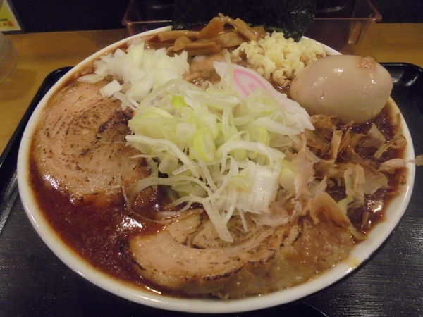「限定濃濃魚介パンチラーメン」@火の豚 東武動物公園店の写真