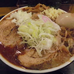 限定濃濃魚介パンチラーメン