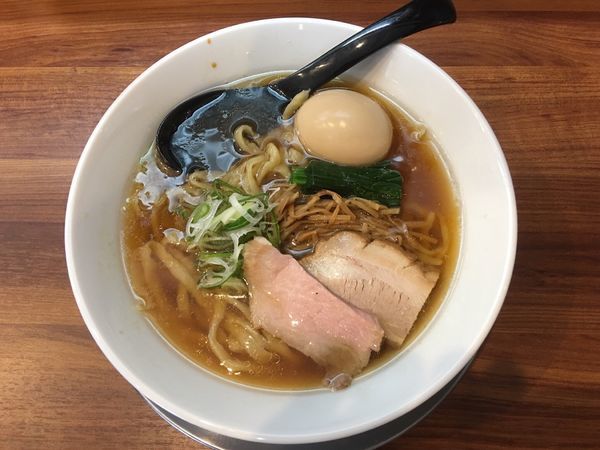 「味玉醤油らーめん（中盛）」@純手打ち だるまの写真