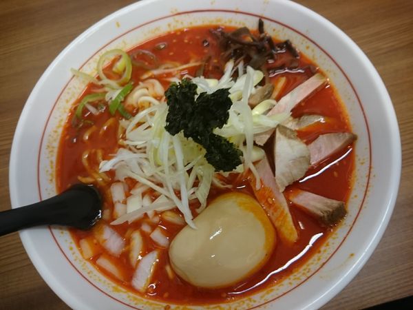 「赤そば 780円 大盛サービス」@ラァメン ぼーんずの写真