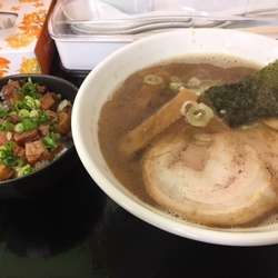濃厚あごだしラーメン