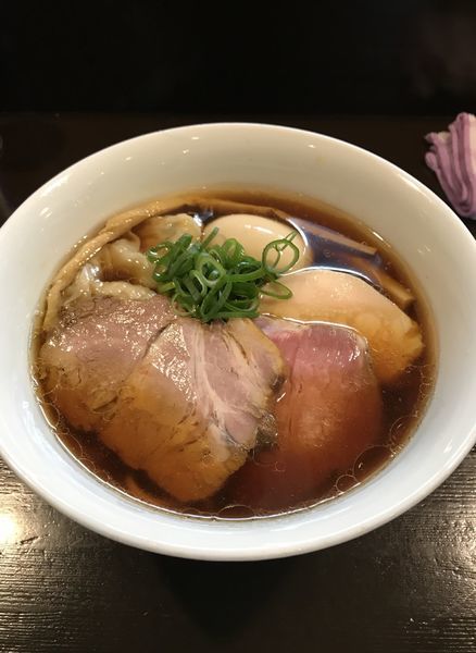 「特製醤油らあ麺」@らぁ麺 すぎ本の写真