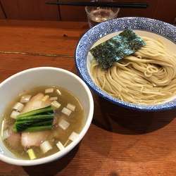 【四季の限定】　濃厚昆布水の淡麗つけ麺 大盛り