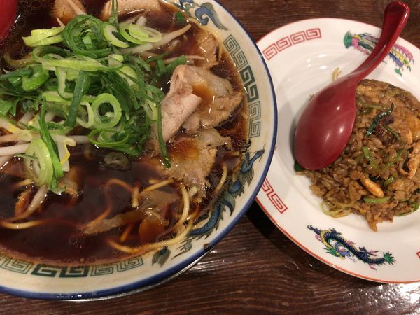 「中華そば（並盛）＋ヤキメシ（小盛）」@マトヤ中華 盛岡駅前店の写真