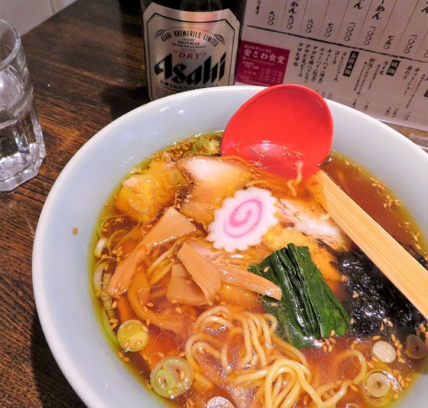 「らぁめん(750円）＋スーパードライ」@新潟長岡らぁめん 安ざわ食堂の写真