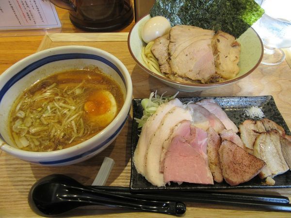 「〇得もりそば（９８０円）＋厳選盛り合わせ叉焼５００円」@龍ヶ崎 中華蕎麦 吉辰の写真