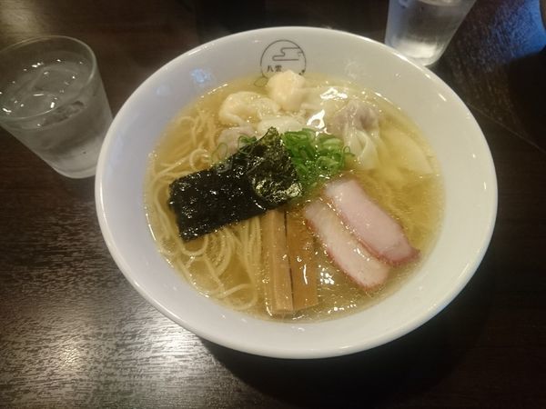 「特選ワンタン麵ハーフ白だし」@八雲の写真