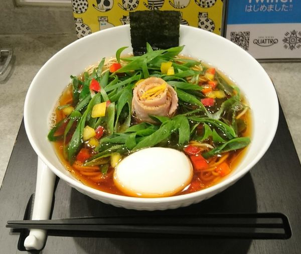 「山(アゴ出汁)＋味玉」@ラーメンクワトロの写真