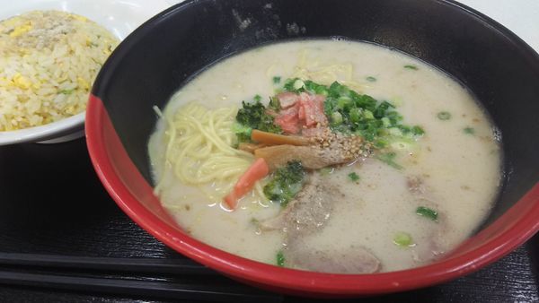 「西海ラーメン+チャーハン￥920」@西海製麺所 長津田店の写真
