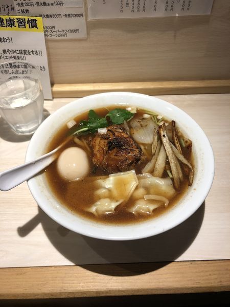 「特製生醤油らーめん」@八王子 麺屋土竜の写真