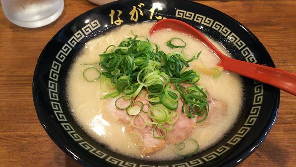 「博多豚骨ラーメン  700円」@ながたの写真