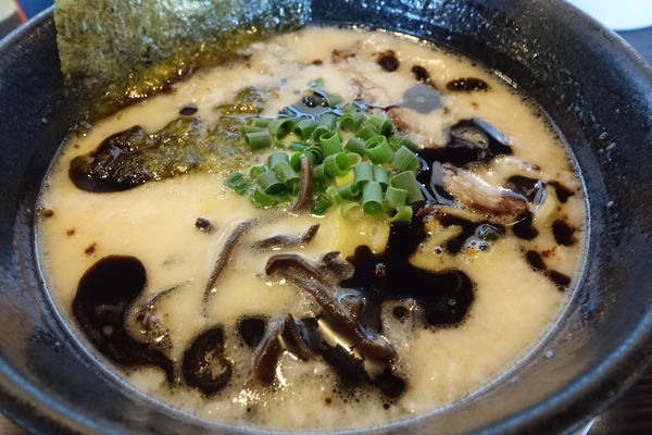 「黒とんこつ756円」@自家製麺 川崎屋の写真