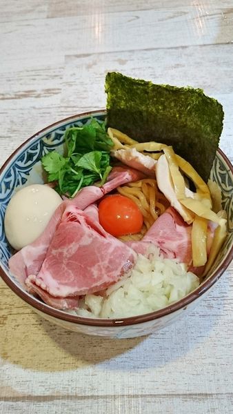 「特製濃厚たまごのまぜそば」@中華そば 四つ葉の写真