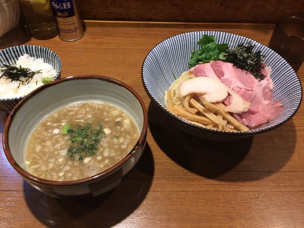 「鰤あらと鯖煮干のつけそば（限定）」@寿製麺よしかわ 川越店の写真