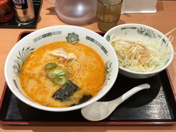 「ピリ辛とんこつネギラーメン」@日高屋 成城学園前駅北口店の写真