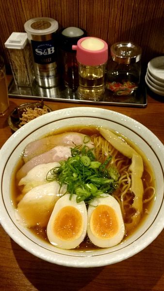 「特製日本一生しょうゆの中華そば」@麺 絆水産の写真