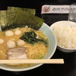 ラーメン大盛り+うずら卵トッピング、ご飯（並）