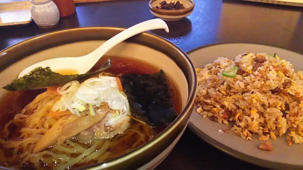 「らーめん￥600+チャーハン￥750」@手打ちらーめん たかせの写真