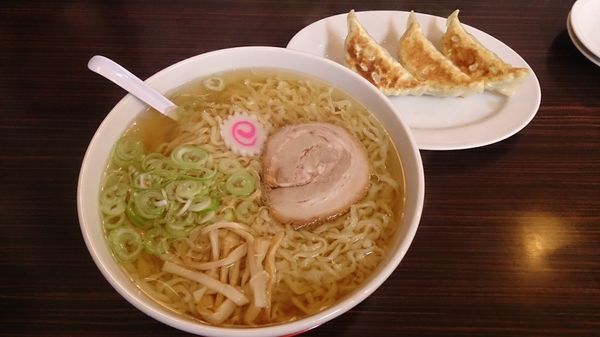 「ラーメン特盛800円+餃子3個300円」@餃子とらーめん専門店 中村屋 荒川沖店の写真