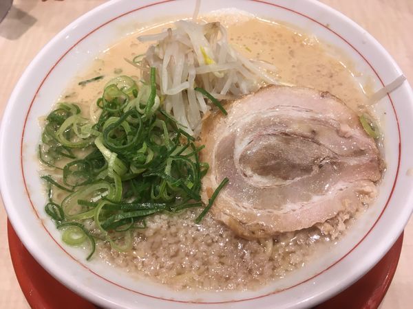「ラーメン¥580 麺カタアブラマシマシ」@替玉千里眼 志木店の写真