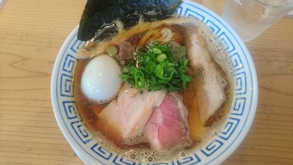 「瀬戸内しょうゆらーめん+特製トピ」@ねいろ屋の写真