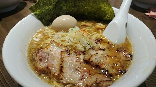 「全部入り、ラーメン　＠９８０円」@麺屋 神兵衛の写真